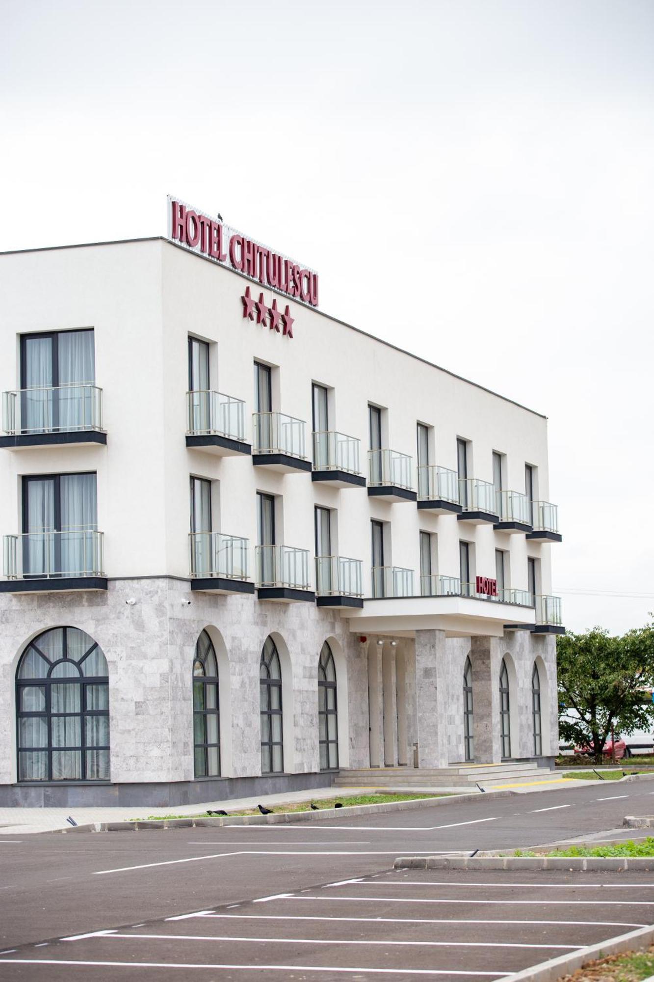 Chitulescu Hotel Targoviste Eksteriør billede